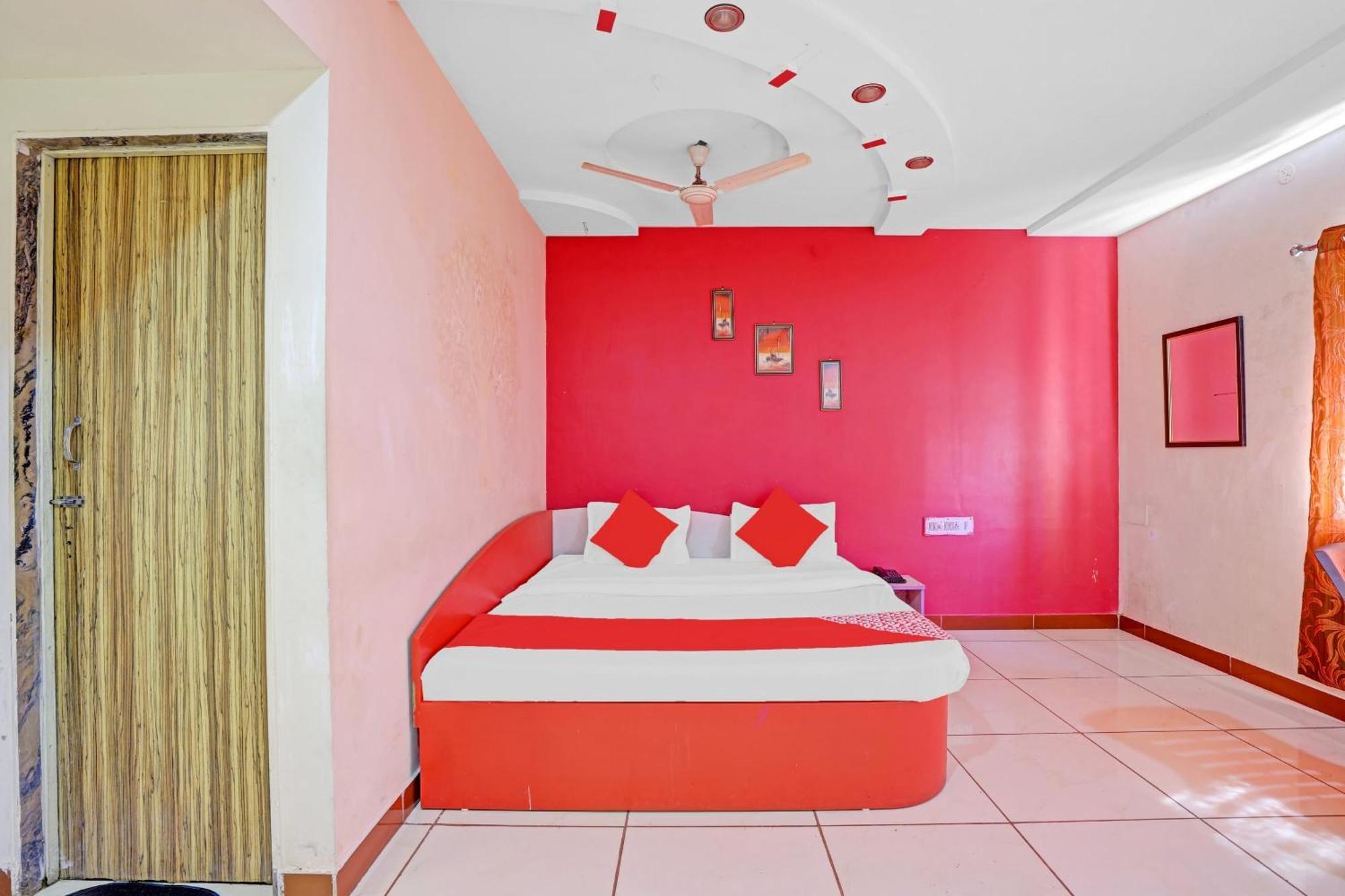 Hotel Velvet Rajkot Εξωτερικό φωτογραφία