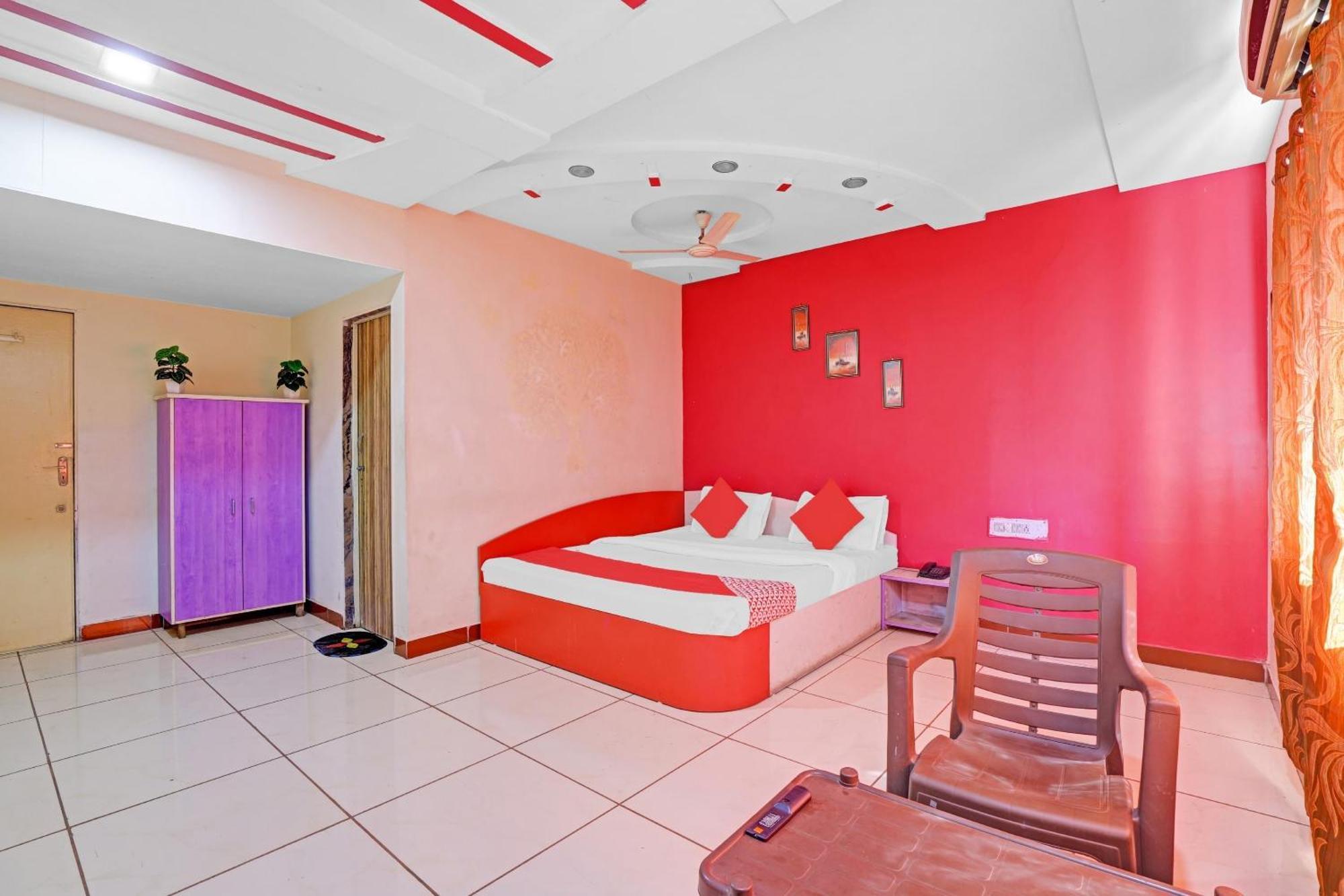 Hotel Velvet Rajkot Εξωτερικό φωτογραφία