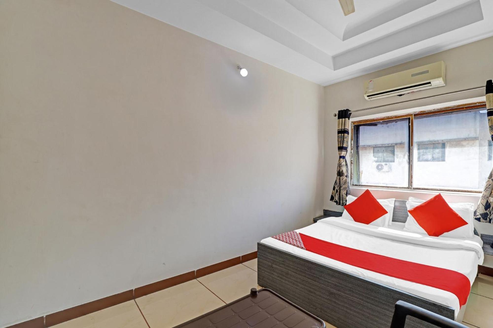 Hotel Velvet Rajkot Εξωτερικό φωτογραφία