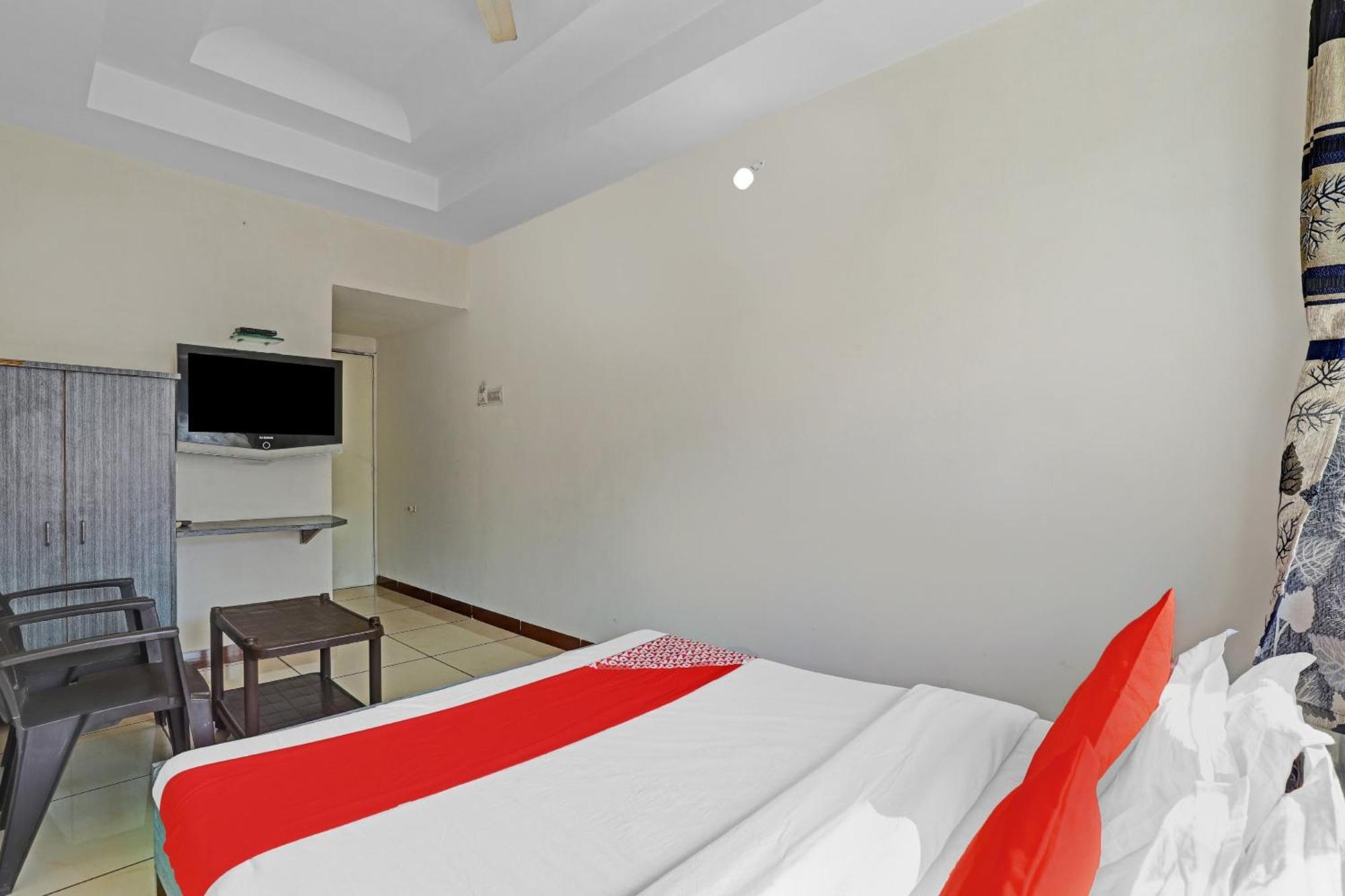 Hotel Velvet Rajkot Εξωτερικό φωτογραφία