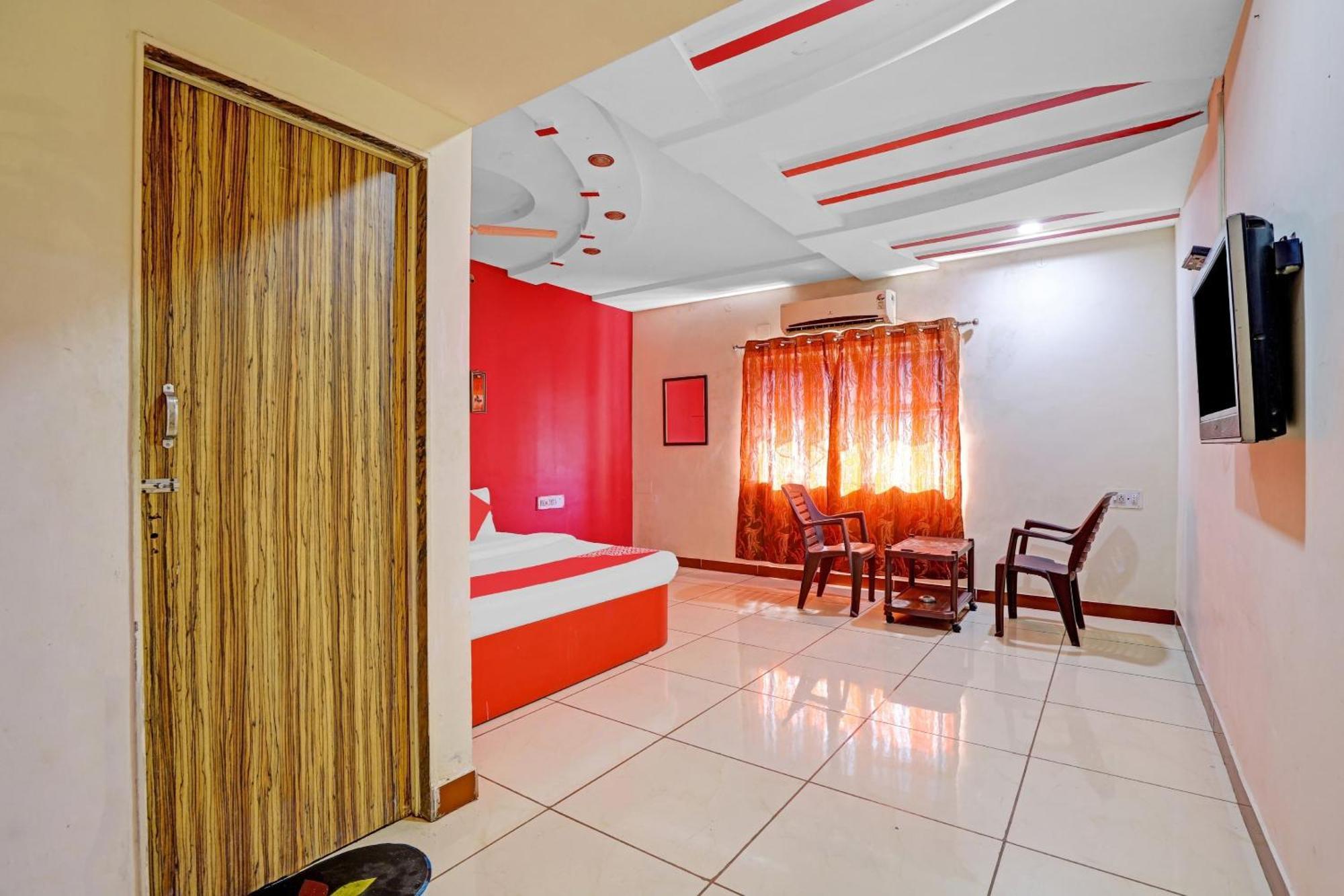 Hotel Velvet Rajkot Εξωτερικό φωτογραφία