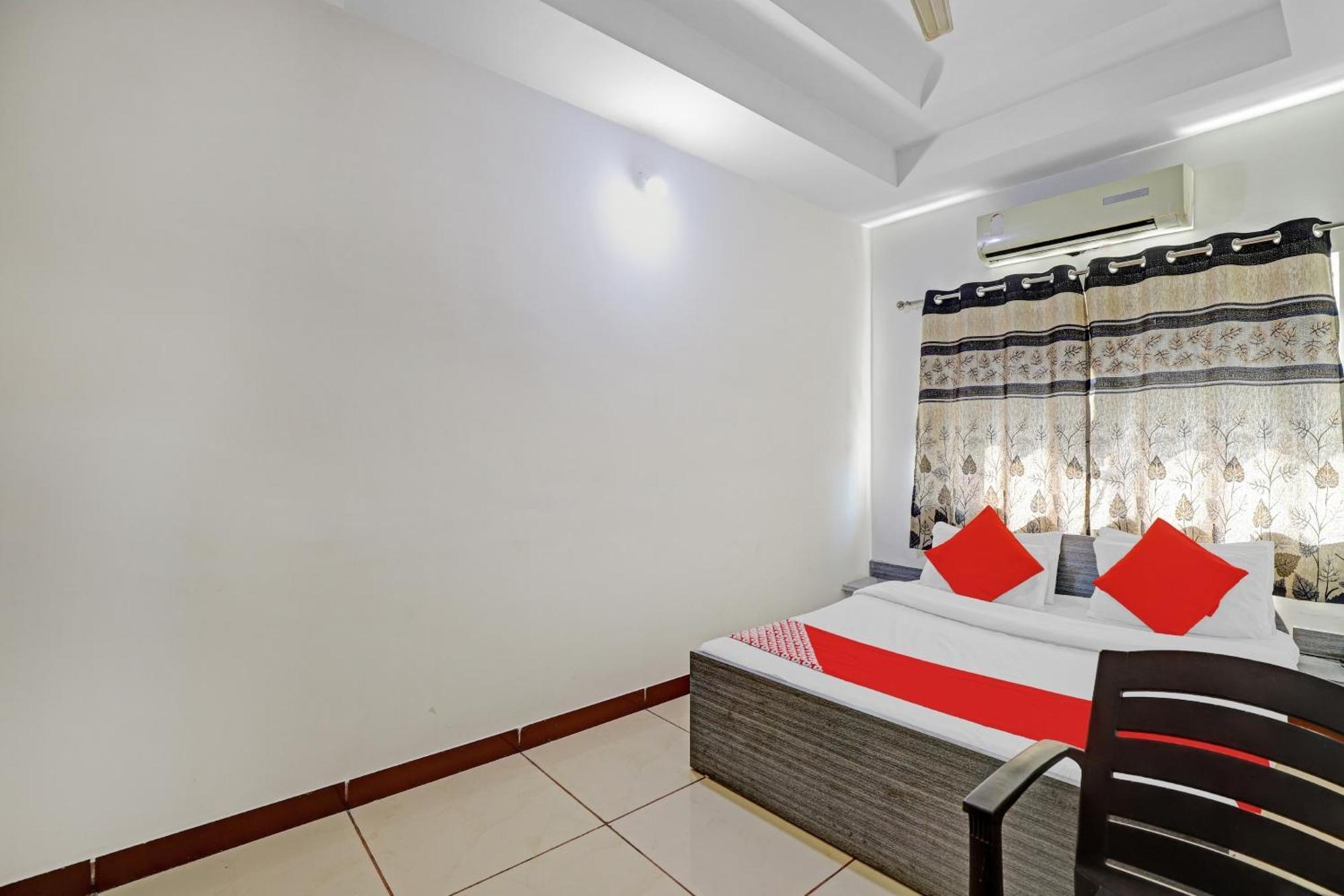 Hotel Velvet Rajkot Εξωτερικό φωτογραφία